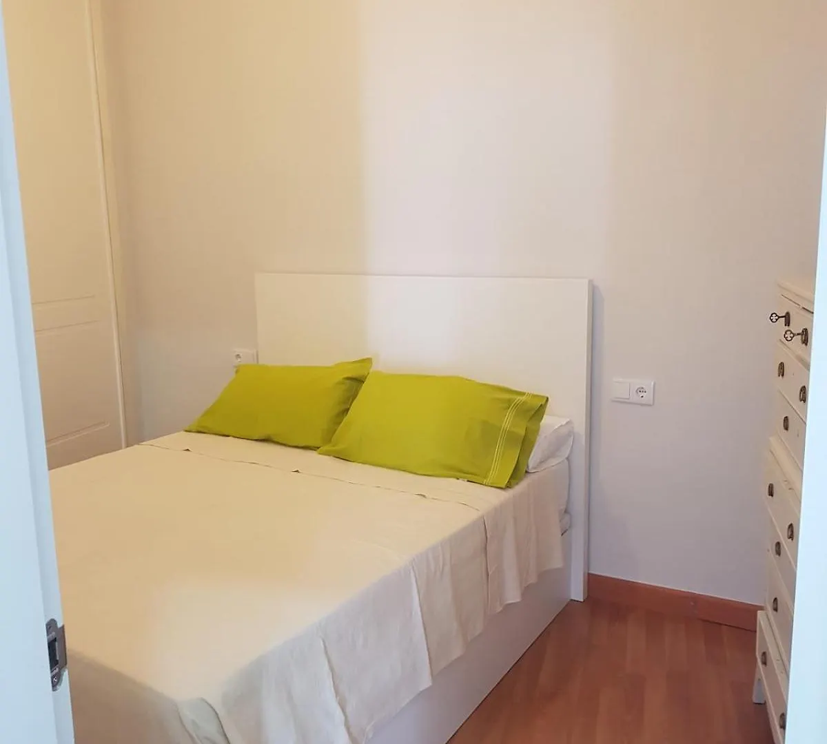 Down Town New Apartment In Perfect Location Севилья
